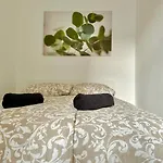 50 M2 Stylish Apartment With Free Parking