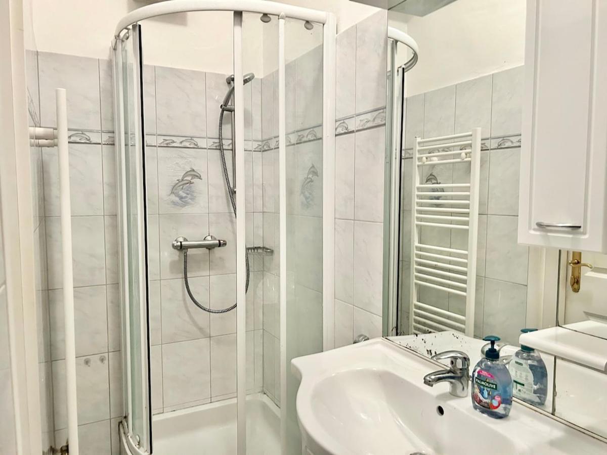 Apartment 50 M2 Stylish With Free Parking *