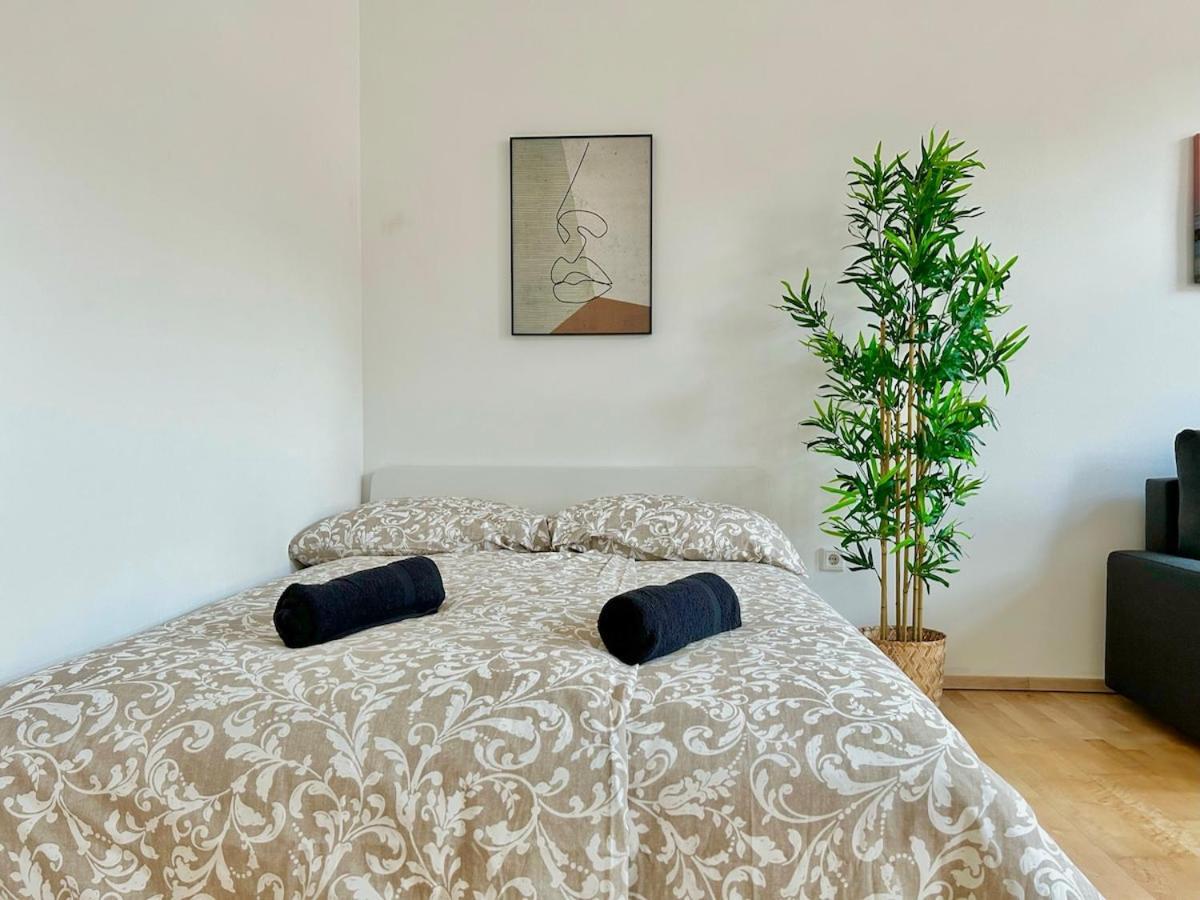 Apartment 50 M2 Stylish With Free Parking